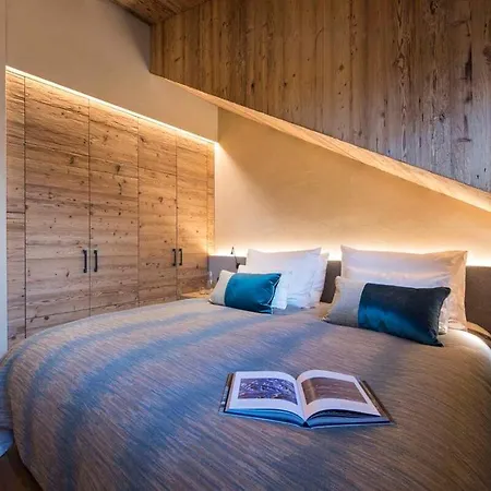 Alpine Luxury With Ski-in Access - Stunning Mountain Views Villa Sankt Anton am Arlberg