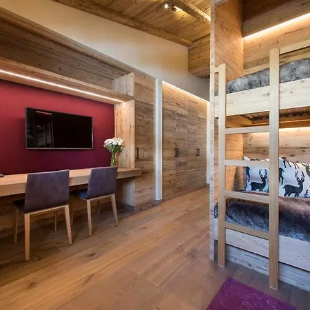 Villa Alpine Luxury With Ski-in Access - Stunning Mountain Views