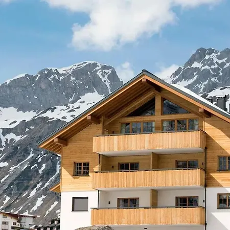 Villa Alpine Luxury With Ski-in Access - Stunning Mountain Views Sankt Anton am Arlberg