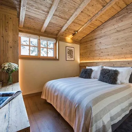 Alpine Luxury With Ski-in Access - Stunning Mountain Views *