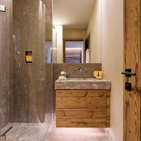 Alpine Luxury With Ski-in Access - Stunning Mountain Views Sankt Anton am Arlberg